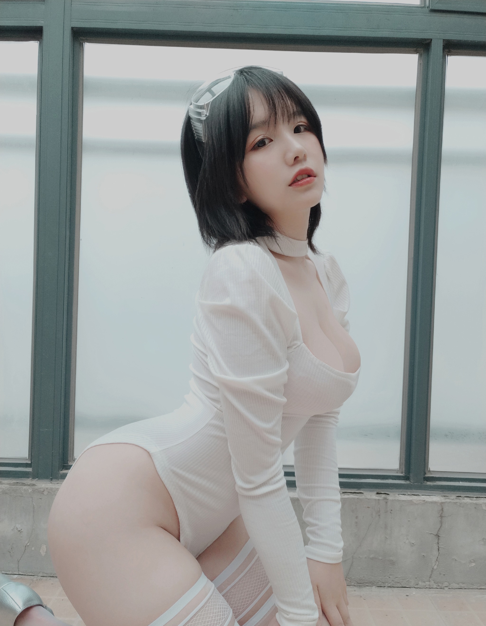 阿半今天很开心 - NO.005 白色肉感 [9P]-XikXak